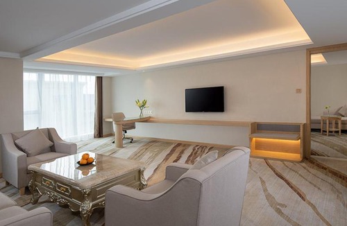 Hepingcun Hotel | Vienna International Hotel South Gate of Shenzhen International Convention and Exhibition Center