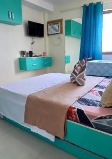Downtown Cebu Apartment | Villahermiastaycation Cebu The Persimmon Studio