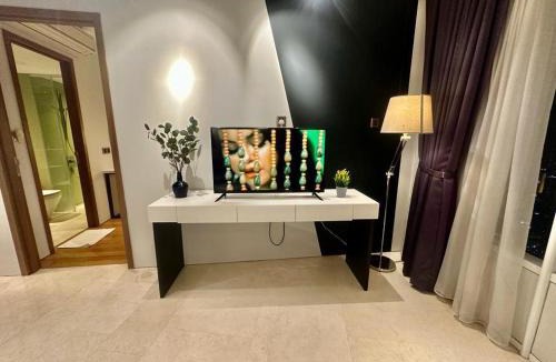Golden Triangle Apartment | vortex suites klcc by twin tower vibes