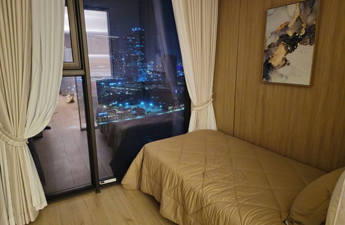 Chamkar Mon Condo | Vue Aston - Posh Condo With Amazing Views!