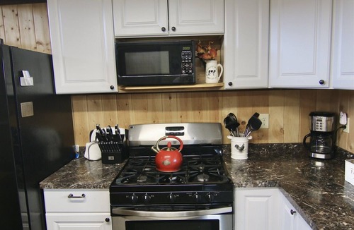 Monticello Cabin | W-W: Farm House Cabin - a guest favorite!