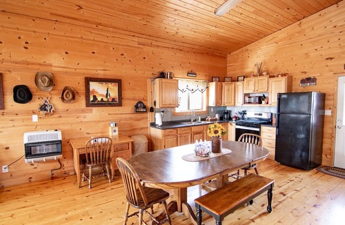Monticello Cabin | W-W: Ranch Mountain Cabin, Cute and Quaint