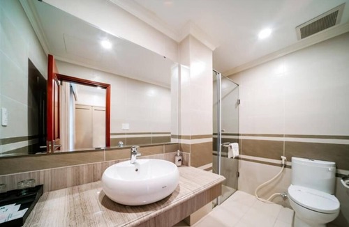 Thai Binh Hostel | White Palace Lam Son Hotel