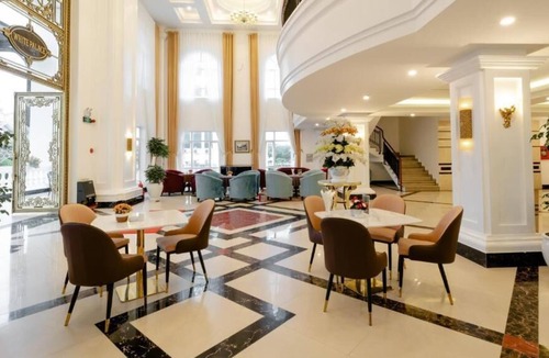 Thai Binh Hostel | White Palace Lam Son Hotel