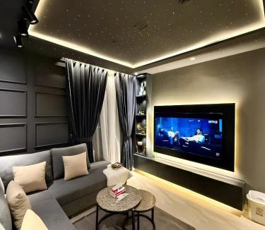 Lahore Apartment | Zameen Aurum Prestige Luxurious Family Apartments Gulberg Lahore