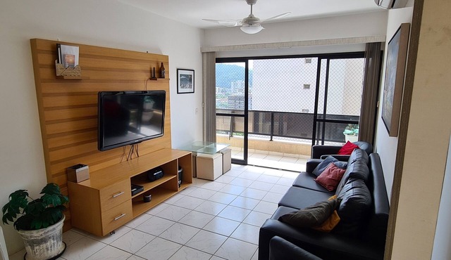 Apto Amplo, Confortável , 1 min Praia, Late Checkout