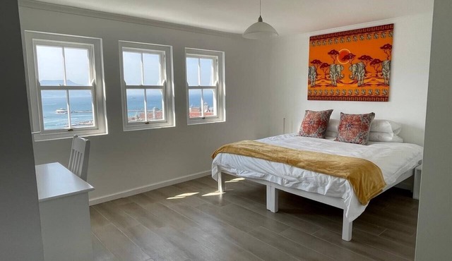 Azure Cottage Simonstown Cape Town - Charming 2-bedroom cottage with seaview