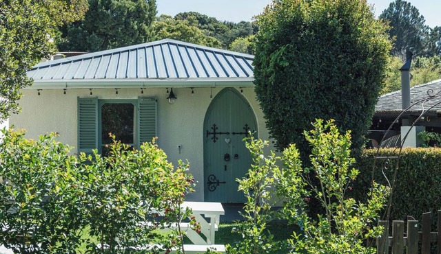 Beautiful One Bedroom Garden Cottage Edging Groot Constantia