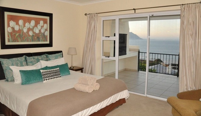 Blueline Villa - Beach and Mountain Views