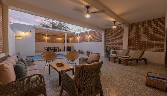 Casa La Paz with pool, patio and bbq grill
