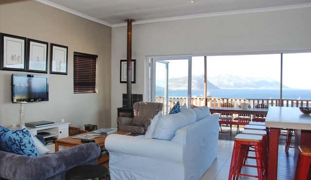 Grosvenor Villa - Tranquility at the Sea