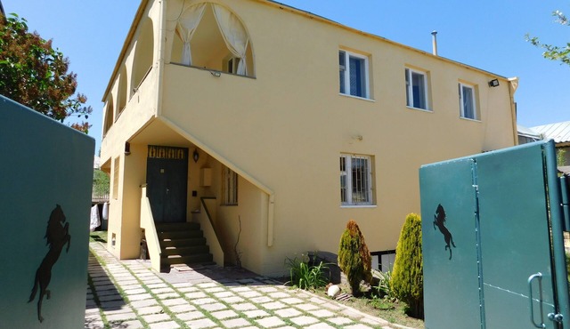 Lake Sevan Garden Villa/Sleeps 9/BBQ, Balcony & Outdoor Space