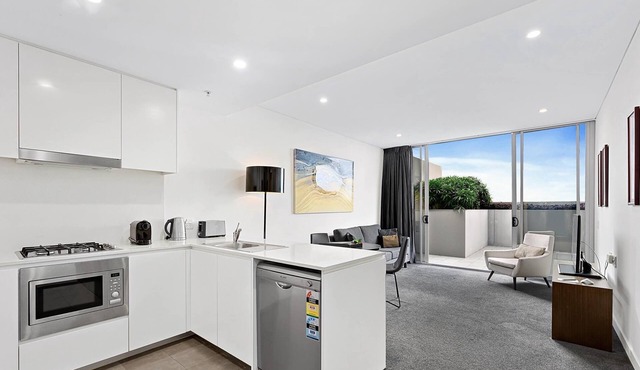 luxury 2 bedrooms apt at the heart of chatswood