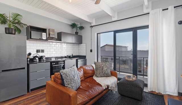 Relaxed Coastal Stay | Braai and Balcony Views