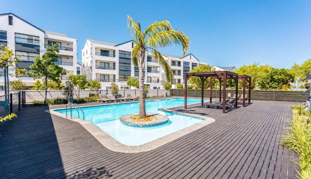 Sandown Stylish Apartment with Table Mountain Views
