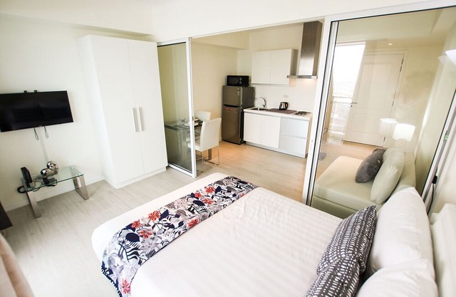 1-Bedroom with City View @ Maui 1223