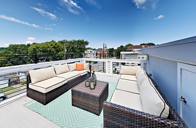 2nd Ave S Townhouse D16