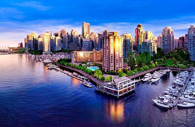 4-Star Hotel ∙ The Westin Bayshore, Vancouver