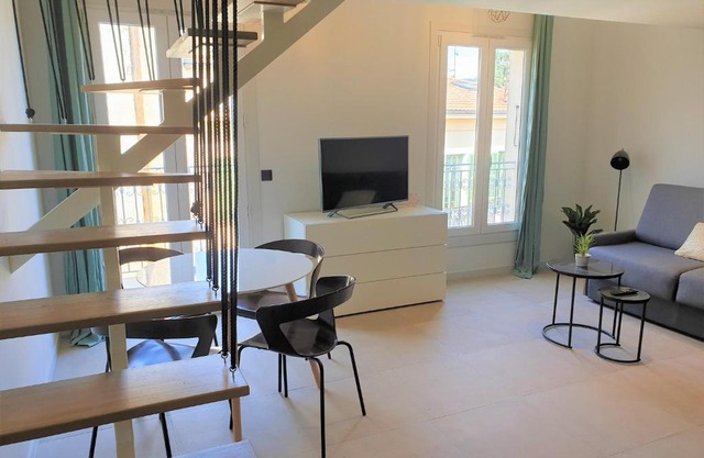 DUPLEX BALCON CENTRE MER 508
