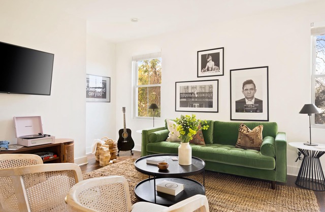 Hart Suite Buyout 4 by AvantStay | Two Town House Buyout in Nashville!