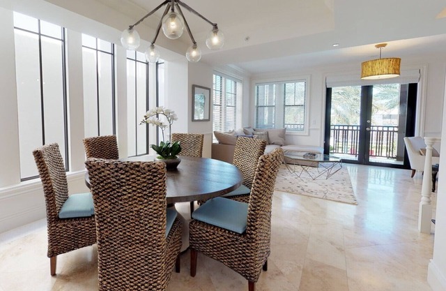 Spacious Home w/ Roof Top Deck & Gourmet Kitchen - Marlin Bay Resort & Marina