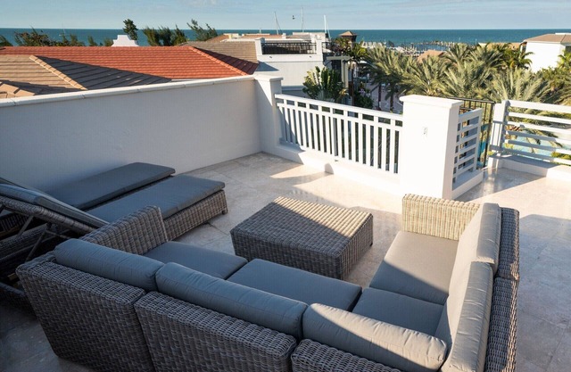Terrace & Roof Top Deck-Marlin Bay Resort & Marina
