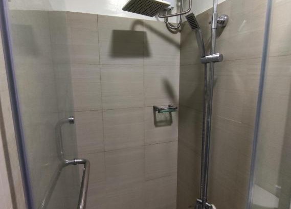 Barangay 76 Apartment | 1 bedroom w/ Balcony, 120mbps internet & Netflix.
