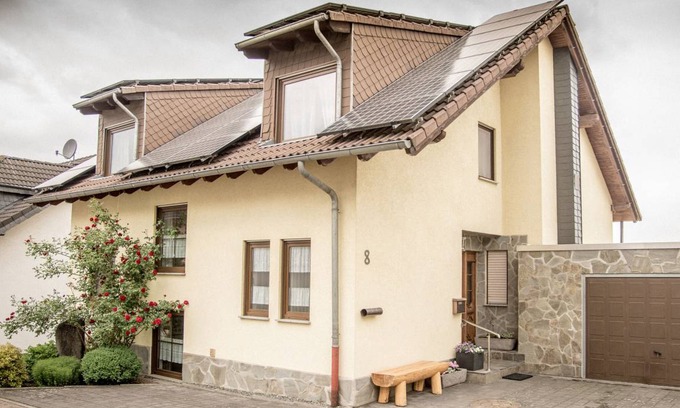 Ochtendung House | 150 m² House ∙ 4 bedrooms ∙ 8 guests