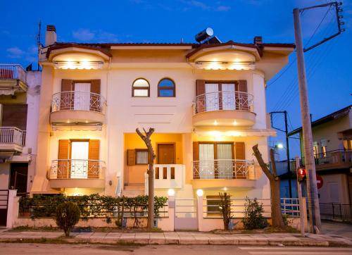 Serres Villa | 200 m² Villa ∙ 4 bedrooms ∙ 10 guests