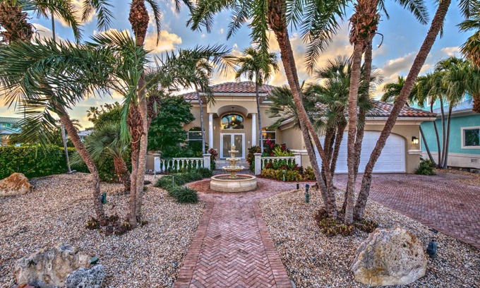 Coury House | 219 m² House ∙ 4 bedrooms ∙ 10 guests