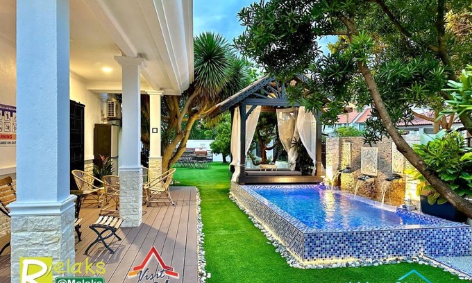 Bukit Serindit House | 372 m² House ∙ 4 bedrooms ∙ 16 guests