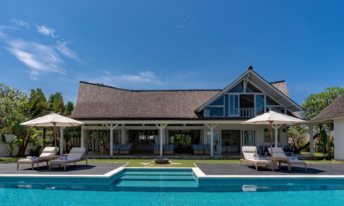 Mushroom Bay Villa | 3BR Oceanfront Villa Casa Del Mar, Nusa Lembongan