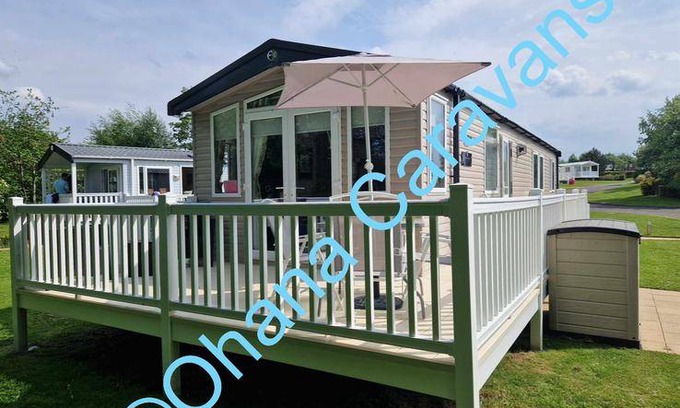 Prestonpans Cabin | 45 m² Lodge ∙ 3 bedrooms ∙ 8 guests