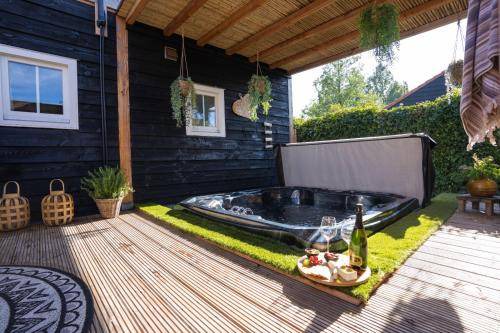 Dordrecht Bed & Breakfast | 60 m² Bed and breakfast ∙ 2 guests