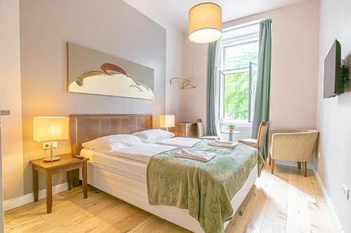 Mariahilf Apartment | Amazing 1BR & 1LR Apt & 5 Private Bedrooms by Mariahilfer