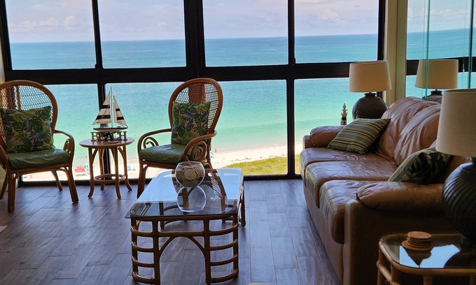 Sand Key Condo | BALCONY HEATED POOL SPA OCT 18-NOV 1nDEC 7-20 JAN3-17 APR4-18 &18-MAY2-16&16-30