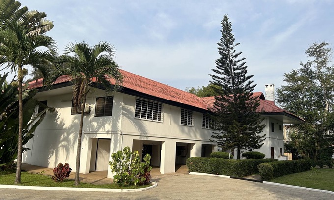 West Ridge House | Becky’s Spacious Oasis
