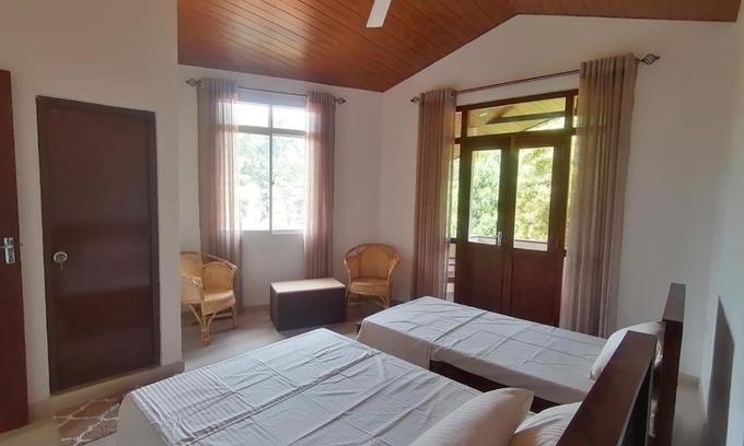 Kandy Villa | Dracaena Rest
