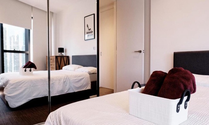 Southbank Apartment | Entire 1BR apartment Right Next to Crown with pool,gym & Parking available