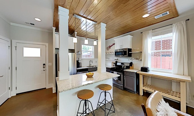 Nashville House | Herman Castle