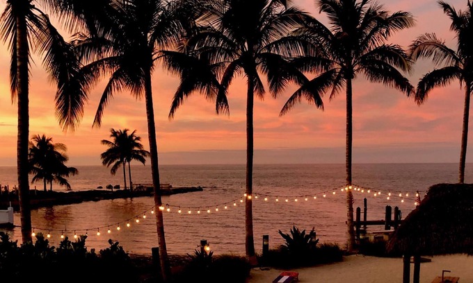 Marathon House | 🌸Home(#3) BIKINI👙 BOTTOM (Partial View Property-approximately 200 ft from private beach entrance🌸
