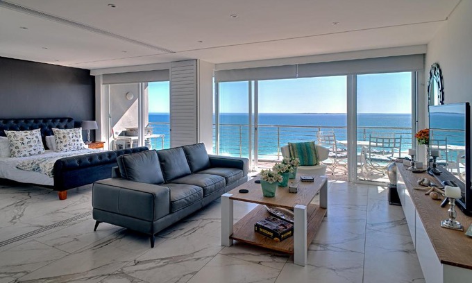 Bloubergstrand Apartment | Horizon Bay 1302 Loadshedding Free APT