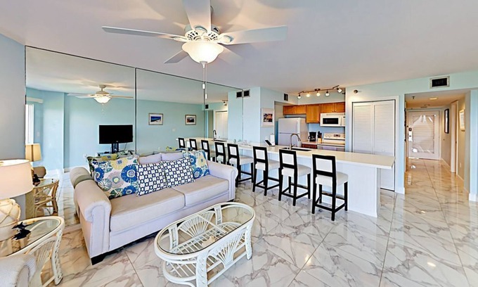 Tavernier Condo | Its an enjoyable two bed/bath unit with pleasant view of the marina and 0cean.