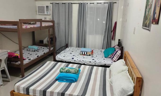 Moonwalk Hostel | Mhavic family room ,group friend good for 6 guest