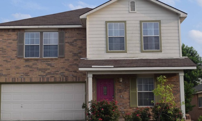 Wetmore House | *NEW YEAR NEW PRICE* *Near UTSA & Six Flags! Perfect Vacation Home! sleeps 10