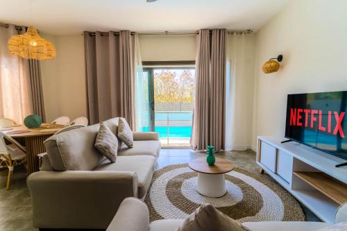 Flic-en-Flac Apartment | Salty Breeze - Modern 3BR 2BA Fast WiFi Near Beach