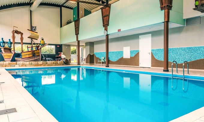 Willemsdorp House | Stunning private villa for 6 guests with WIFI, pool, TV and terrace
