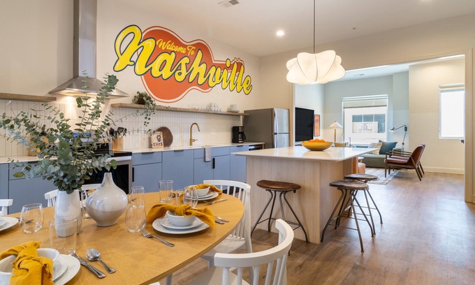 Buena Vista House | The Conway | Modern Music City Penthouse Sleeps 28