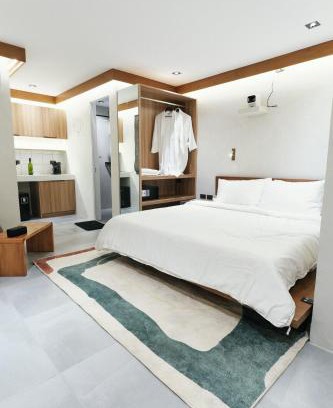 Makati Apartment | The Kin House - Stay in Art Poblacion