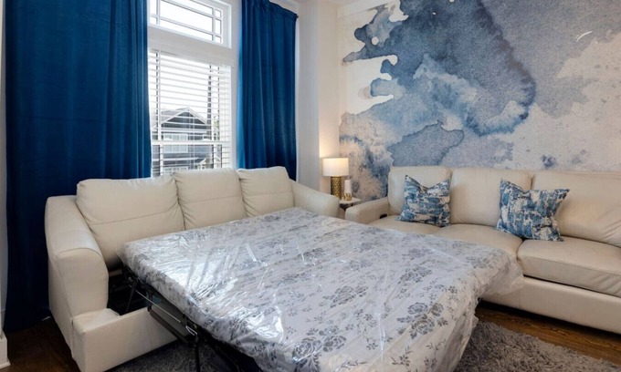 Hadley - Washington Apartment | Two Townhomes - Hot Tubs and Rooftop Balconies